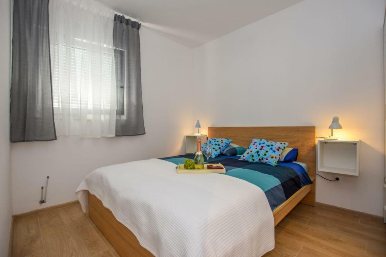 Apartments Milena 8 Mandre Buitenkant foto